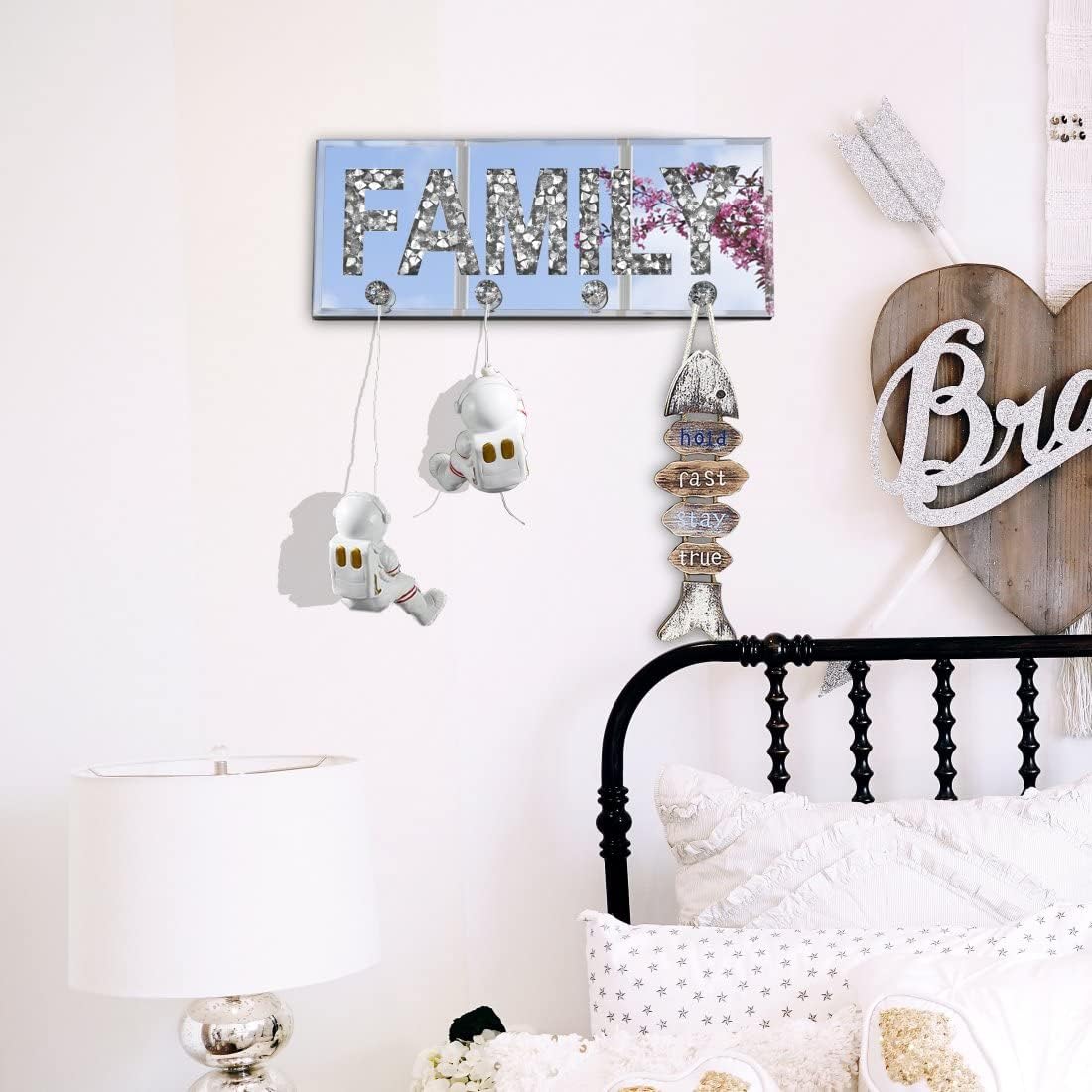 FAMLIY Letter Crush Diamond Mirrored Key Holder