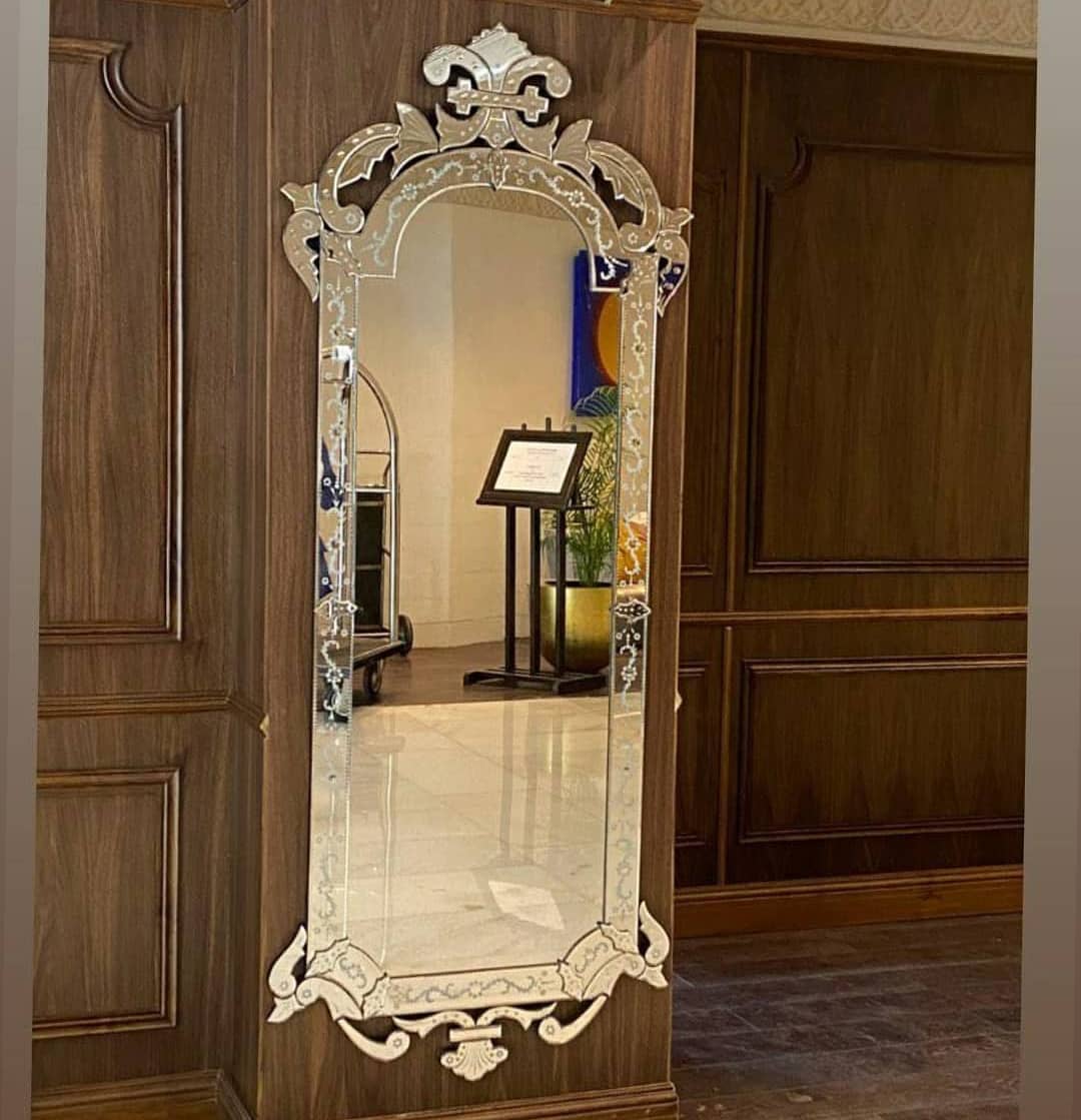Venetian Mirror Decor for The Living Room