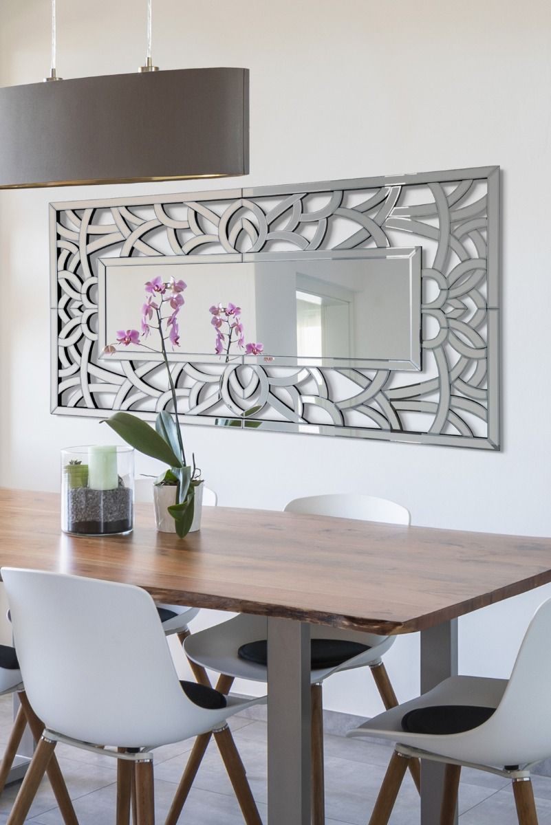 Distinctive style Venetian Mirror