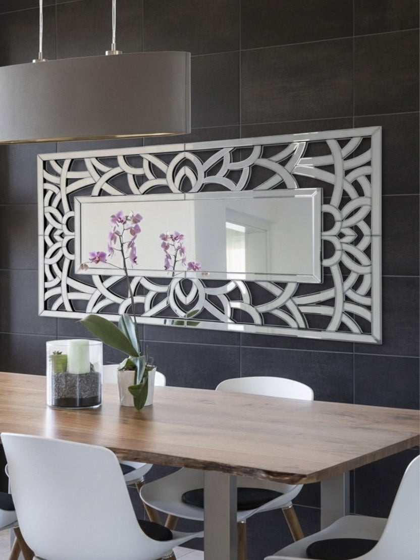 Distinctive style Venetian Mirror