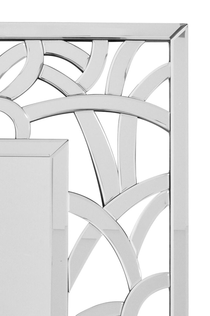 Distinctive style Venetian Mirror