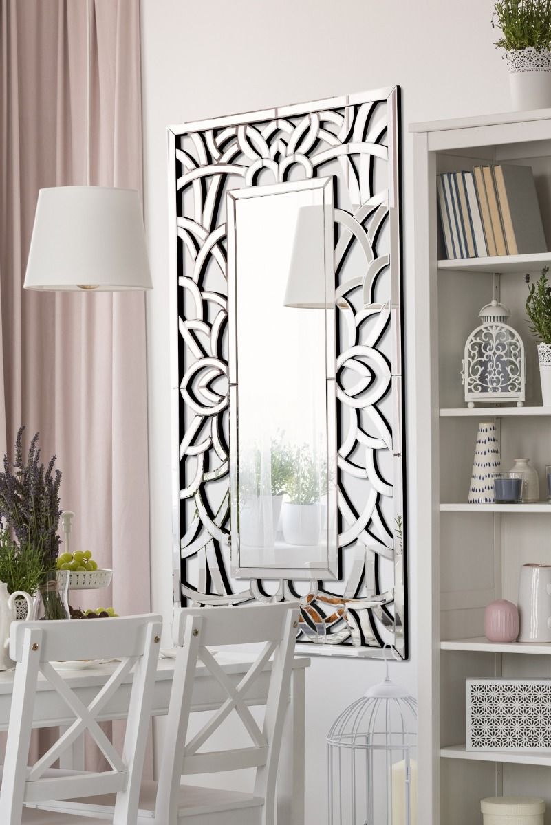 Distinctive style Venetian Mirror